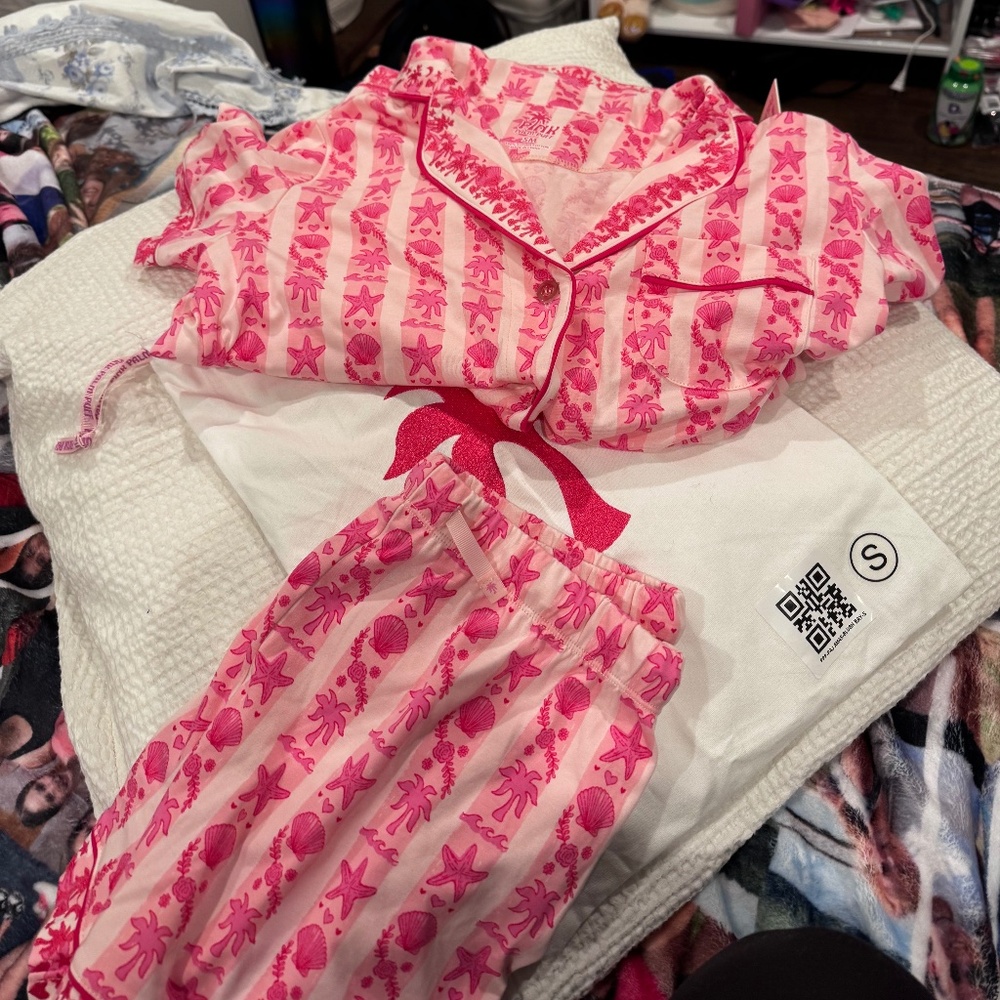NWT: Pink Palm Puff PJs Blush Bay size small